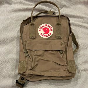 FJallraven Kanken Mini Backpack